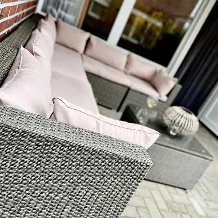 Apartment Seeliebe, 300 Meter Zum Wasser, Mit Terrasse Und Garten Lembruch