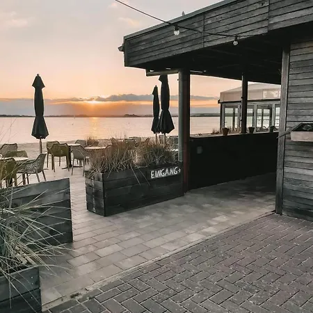 Seeliebe, 300 Meter Zum Wasser, Mit Terrasse Und Garten Lembruch