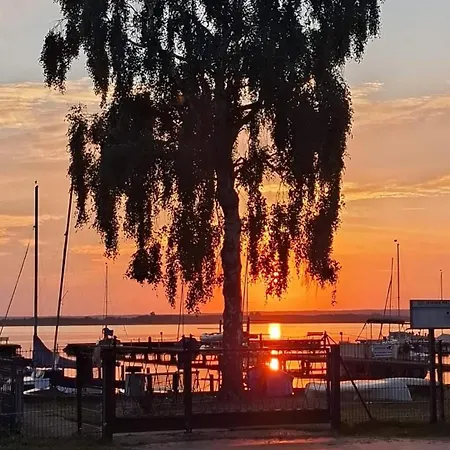 Seeliebe, 300 Meter Zum Wasser, Mit Terrasse Und Garten * 伦布鲁