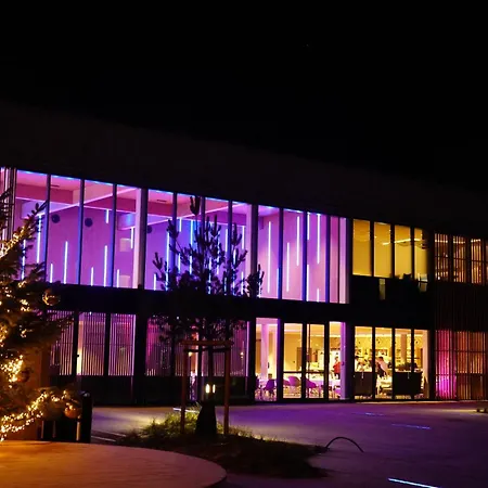 Seeliebe, 300 Meter Zum Wasser, Mit Terrasse Und Garten Lembruch